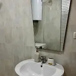 Beachside Family Nest Apt, Spacious & Cozy - By Beta Premium גולם