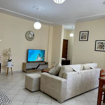 Beachside Family Nest Apt, Spacious & Cozy - By Beta Premium Appartement Golem (Tirana)