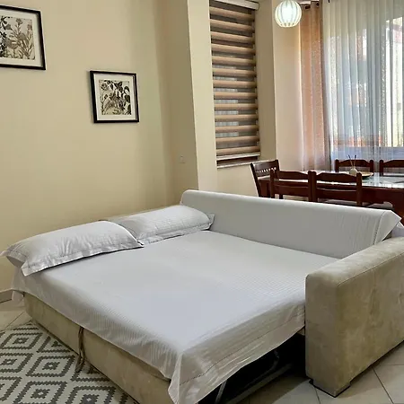 Beachside Family Nest Apt, Spacious & Cozy - By Beta Premium Appartement Golem (Tirana)