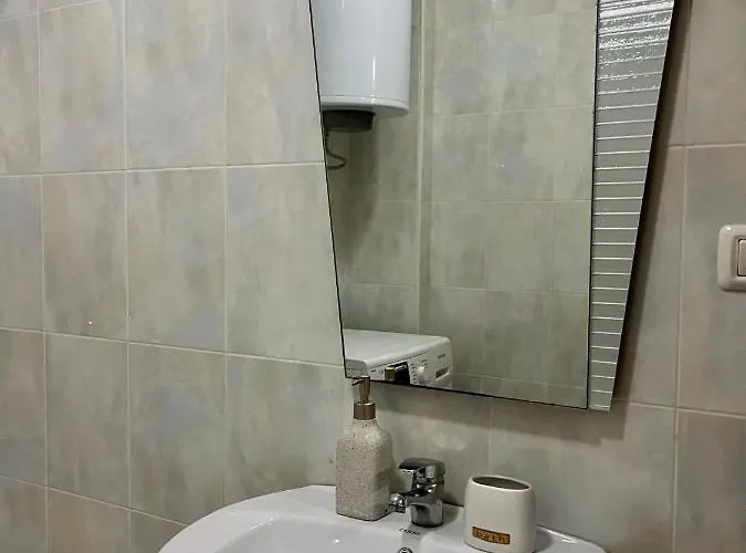 Beachside Family Nest Apt, Spacious & Cozy - By Beta Premium Golem (Tirana)