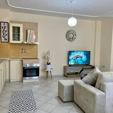 Beachside Family Nest Apt, Spacious & Cozy - By Beta Premium Golem (Tirana)