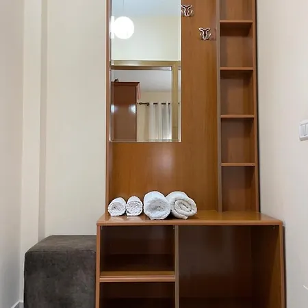 Beachside Family Nest Apt, Spacious & Cozy - By Beta Premium Golem (Tirana)