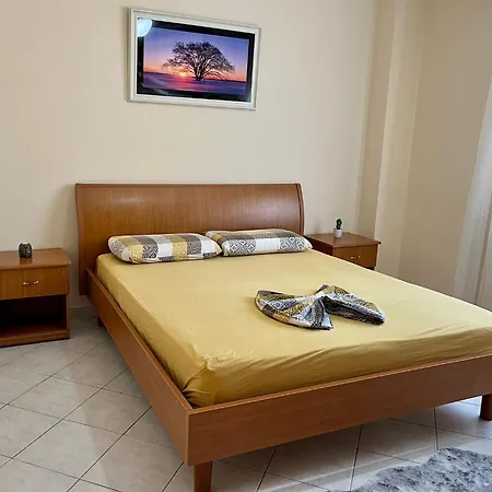 Beachside Family Nest Apt, Spacious & Cozy - By Beta Premium