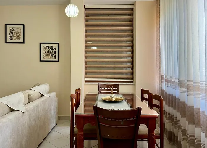 Beachside Family Nest Apt, Spacious & Cozy - By Beta Premium